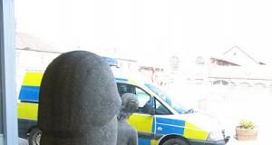 Guitarrista do Iron Maiden quer que o piupiu gigante seja posto para fora!