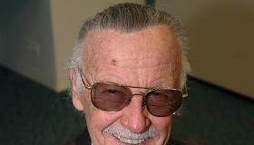 Stan Lee sopra 90 velinhas hoje