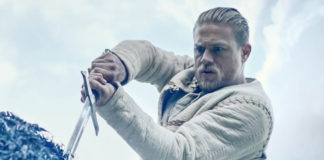 Rei Arthur: A Lenda da Espada dá uma pegada pop a uma velha história