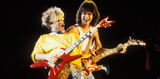 Van Halen e como abrir um show com um cover tremendão Van Halen