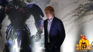 Em SP, Michael Bay e Isabela Moner falam sobre Transformers: O