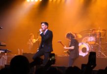 Veja o The Killers tocando Muse e Smashing Pumpkins Delfos, The Killers