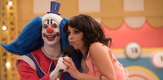 Bingo: O Rei das Manhãs é a cinebiografia não autorizada de um certo palhaço televisivo Delfos, Bingo: O Rei das Manhãs