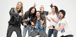 Curiosidade: música do Dragonforce inclui um tema de game clássico Dragonforce Double Dragon, Delfos