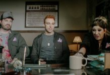 Crítica Exterminadores do Além Contra a Loira do Banheiro tem influências bacanas Exterminadores do Além Contra a Loira do Banheiro, Danilo Gentilo, Dani Calabresa, Léo Lins