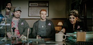 Crítica Exterminadores do Além Contra a Loira do Banheiro tem influências bacanas Exterminadores do Além Contra a Loira do Banheiro, Danilo Gentilo, Dani Calabresa, Léo Lins