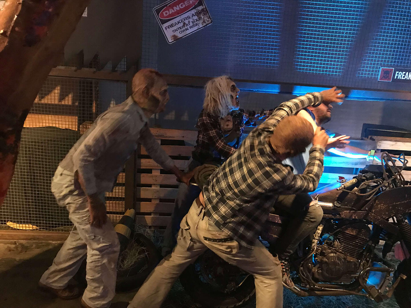 Days Gone, Days Gone hands on, Delfos