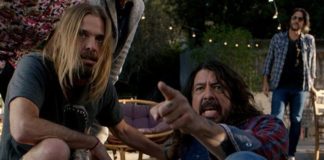 Crítica Terror no Estúdio 666: o filme do Foo Fighters Crítica Terror no Estúdio 666, Studio 666, Dave Grohl, Foo Fighters, Delfos