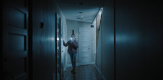 Crítica Veja Por Mim: um bom terror claustrofóbico Crítica Veja Por Mim, Veja Por Mim, Paris Filmes, Delfos, See For Me