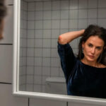 a-substancia-Demi-Moore-espelho