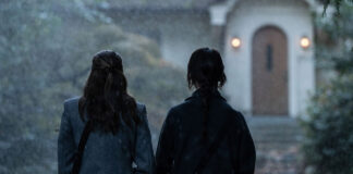 Crítica Herege: a camisinha XG e a roupa íntima mágica Herege, Hugh Grant, Diamond Films, Delfos