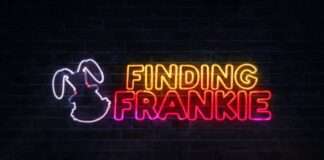 Review Finding Frankie: terror com mascotes sofrido Finding Frankie, Superlou, Delfos